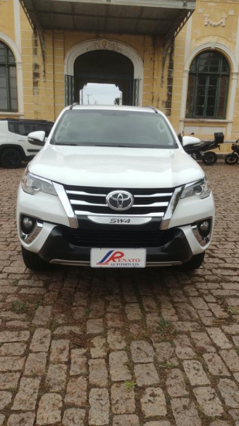 TOYOTA Hilux SW4 2.7 16V 4P FLEX SR 7 LUGARES AUTOMÁTICO, Foto 2