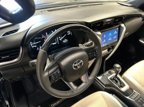 TOYOTA Hilux SW4 2.8 4P SRX 4X4 DIAMOND 7 LUGARES TURBO DIESEL AUTOMÁTICO, Foto 22