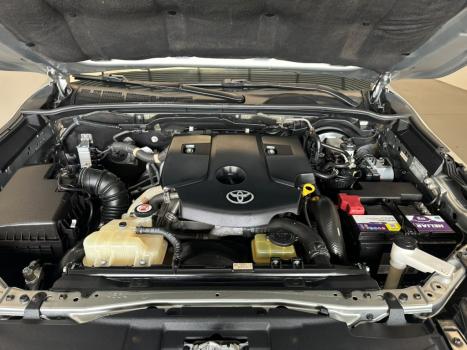 TOYOTA Hilux SW4 2.8 16V 4P SRX 4X4 7 LUGARES TURBO DIESEL AUTOMÁTICO, Foto 8