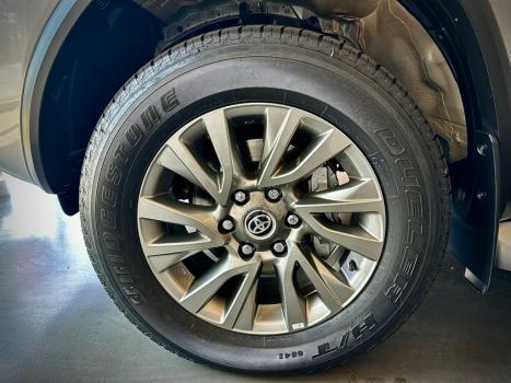 TOYOTA Hilux SW4 2.8 16V 4P SRX 4X4 7 LUGARES TURBO DIESEL AUTOMTICO, Foto 12