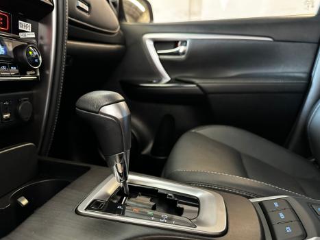 TOYOTA Hilux SW4 2.8 16V 4P SRX 4X4 7 LUGARES TURBO DIESEL AUTOMTICO, Foto 16