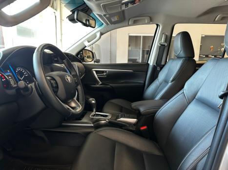 TOYOTA Hilux SW4 2.8 16V 4P SRX 4X4 7 LUGARES TURBO DIESEL AUTOMTICO, Foto 22