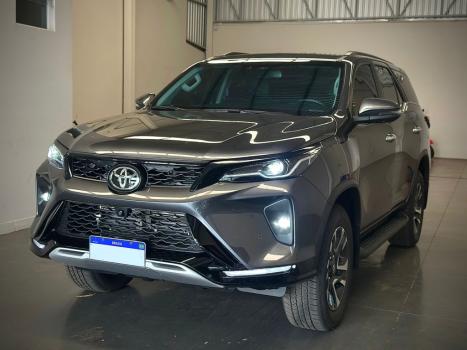 TOYOTA Hilux SW4 2.8 16V 4P SRX PLATINUM 4X4 7 LUGARES TURBO DIESEL AUTOMTICO, Foto 3