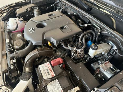 TOYOTA Hilux SW4 2.8 16V 4P SRX PLATINUM 4X4 7 LUGARES TURBO DIESEL AUTOMTICO, Foto 6