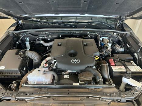 TOYOTA Hilux SW4 2.8 16V 4P SRX PLATINUM 4X4 7 LUGARES TURBO DIESEL AUTOMTICO, Foto 8