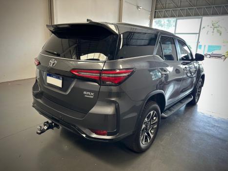 TOYOTA Hilux SW4 2.8 16V 4P SRX PLATINUM 4X4 7 LUGARES TURBO DIESEL AUTOMTICO, Foto 9