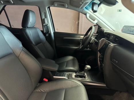 TOYOTA Hilux SW4 2.8 16V 4P SRX PLATINUM 4X4 7 LUGARES TURBO DIESEL AUTOMTICO, Foto 19