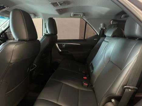 TOYOTA Hilux SW4 2.8 16V 4P SRX PLATINUM 4X4 7 LUGARES TURBO DIESEL AUTOMTICO, Foto 24