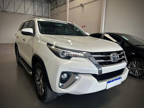 TOYOTA Hilux SW4 2.8 16V 4P SRX 4X4 7 LUGARES TURBO DIESEL AUTOM�TICO, Foto 1