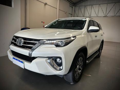 TOYOTA Hilux SW4 2.8 16V 4P SRX 4X4 7 LUGARES TURBO DIESEL AUTOM�TICO, Foto 2