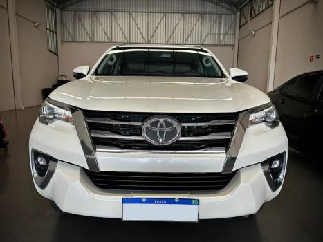 TOYOTA Hilux SW4 2.8 16V 4P SRX 4X4 7 LUGARES TURBO DIESEL AUTOM�TICO, Foto 4