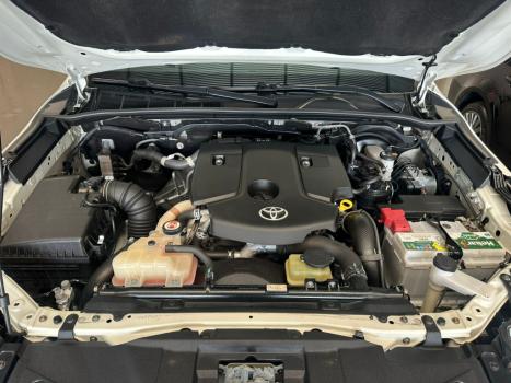 TOYOTA Hilux SW4 2.8 16V 4P SRX 4X4 7 LUGARES TURBO DIESEL AUTOM�TICO, Foto 6