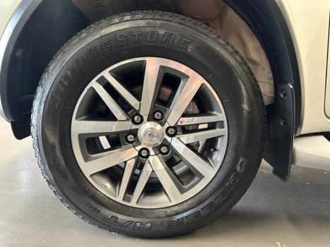 TOYOTA Hilux SW4 2.8 16V 4P SRX 4X4 7 LUGARES TURBO DIESEL AUTOM�TICO, Foto 13