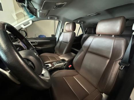 TOYOTA Hilux SW4 2.8 16V 4P SRX 4X4 7 LUGARES TURBO DIESEL AUTOM�TICO, Foto 16