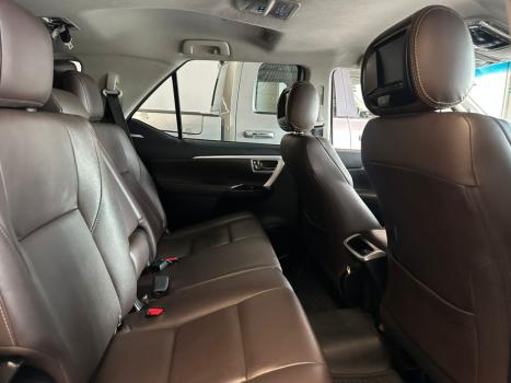 TOYOTA Hilux SW4 2.8 16V 4P SRX 4X4 7 LUGARES TURBO DIESEL AUTOM�TICO, Foto 17