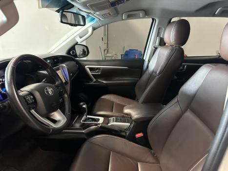 TOYOTA Hilux SW4 2.8 16V 4P SRX 4X4 7 LUGARES TURBO DIESEL AUTOM�TICO, Foto 21