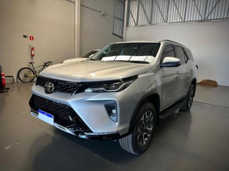 TOYOTA Hilux SW4 2.8 16V 4P SRX PLATINUM 4X4 7 LUGARES TURBO DIESEL AUTOM�TICO, Foto 2
