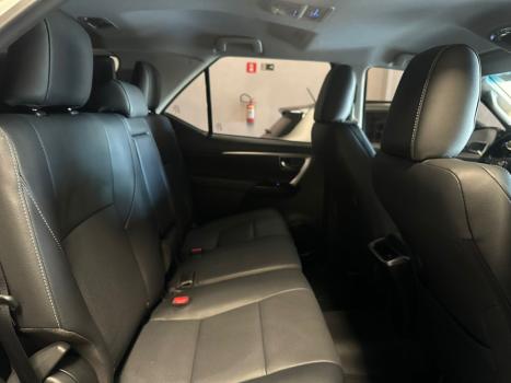 TOYOTA Hilux SW4 2.8 16V 4P SRX PLATINUM 4X4 7 LUGARES TURBO DIESEL AUTOM�TICO, Foto 25