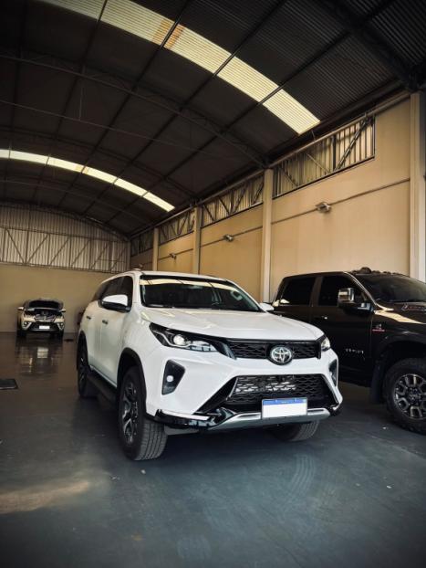 TOYOTA Hilux SW4 2.8 16V 4P SRX PLATINUM 4X4 7 LUGARES TURBO DIESEL AUTOM�TICO, Foto 2