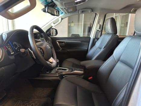TOYOTA Hilux SW4 2.8 16V 4P SRX PLATINUM 4X4 7 LUGARES TURBO DIESEL AUTOM�TICO, Foto 23