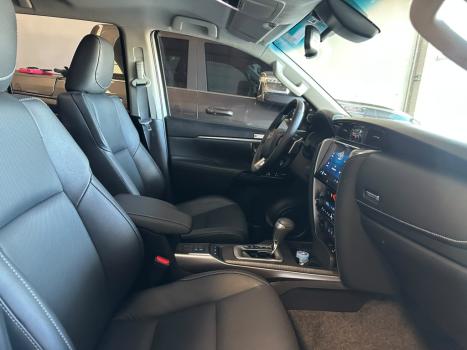 TOYOTA Hilux SW4 2.8 16V 4P SRX PLATINUM 4X4 7 LUGARES TURBO DIESEL AUTOM�TICO, Foto 26