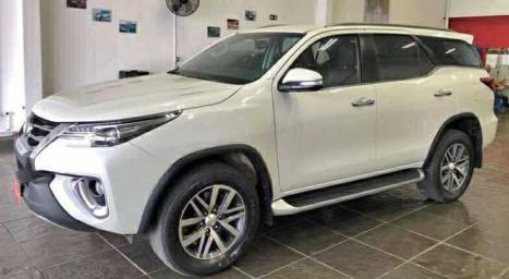 TOYOTA Hilux SW4 2.8 4P SRX 4X4 TURBO DIESEL AUTOMTICO, Foto 1