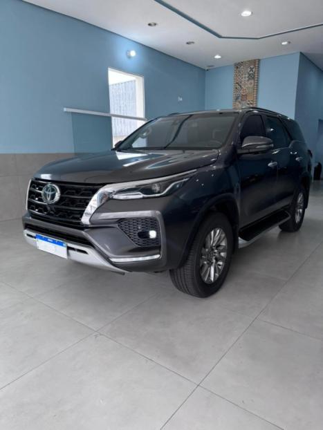 TOYOTA Hilux SW4 2.8 16V 4P SRX 4X4 7 LUGARES TURBO DIESEL AUTOMTICO, Foto 5