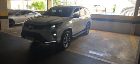 TOYOTA Hilux SW4 2.8 16V 4P SRX PLATINUM 4X4 7 LUGARES TURBO DIESEL AUTOM�TICO, Foto 2