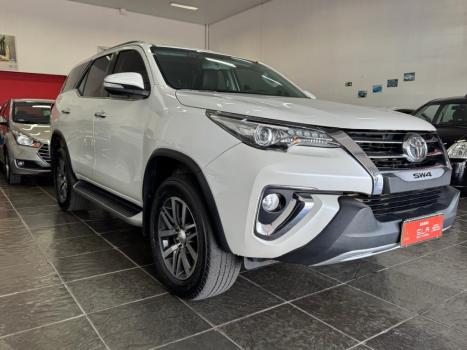 TOYOTA Hilux SW4 2.8 4P SRX 4X4 TURBO DIESEL AUTOM�TICO, Foto 2