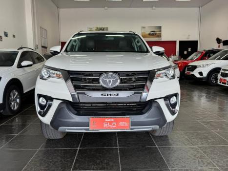 TOYOTA Hilux SW4 2.8 4P SRX 4X4 TURBO DIESEL AUTOM�TICO, Foto 3