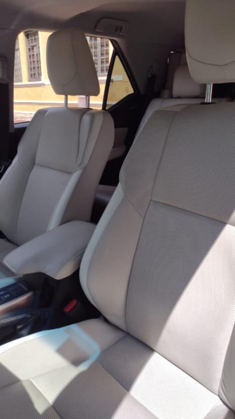 TOYOTA Hilux SW4 2.8 4P SRX 4X4 DIAMOND 7 LUGARES TURBO DIESEL AUTOM�TICO, Foto 8