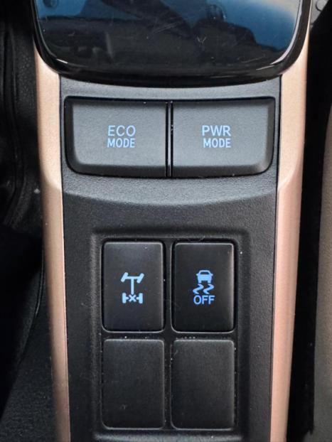 TOYOTA Hilux SW4 2.8 4P SRX 4X4 DIAMOND 7 LUGARES TURBO DIESEL AUTOM�TICO, Foto 14