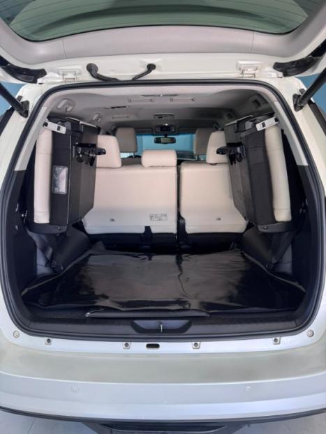 TOYOTA Hilux SW4 2.8 4P SRX 4X4 DIAMOND 7 LUGARES TURBO DIESEL AUTOM�TICO, Foto 20