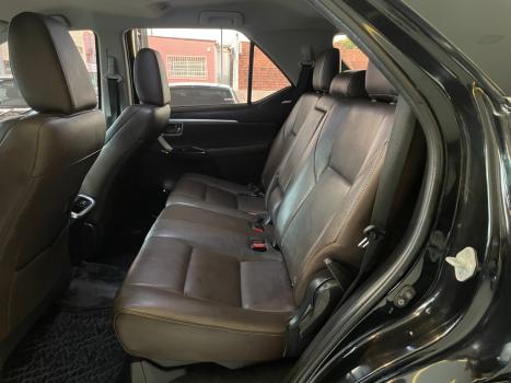 TOYOTA Hilux SW4 2.8 4P SRX 4X4 TURBO DIESEL AUTOM�TICO, Foto 9