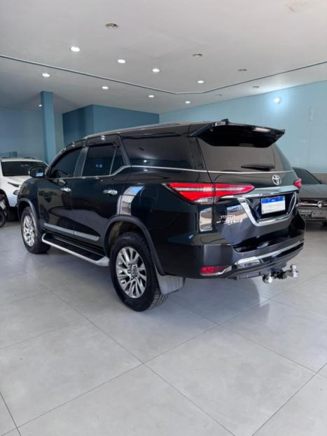 TOYOTA Hilux SW4 2.8 16V 4P SRX 4X4 7 LUGARES TURBO DIESEL AUTOM�TICO, Foto 8