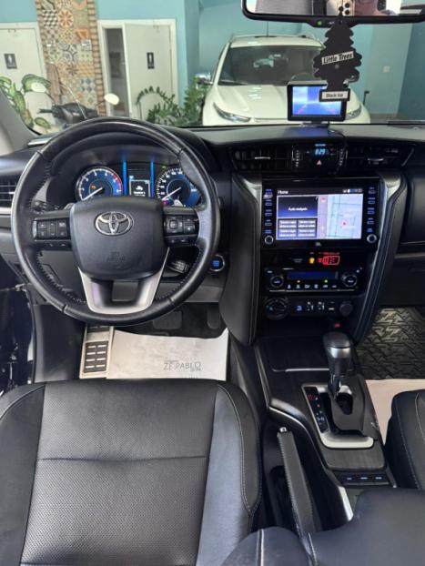 TOYOTA Hilux SW4 2.8 16V 4P SRX 4X4 7 LUGARES TURBO DIESEL AUTOM�TICO, Foto 9