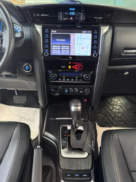 TOYOTA Hilux SW4 2.8 16V 4P SRX 4X4 7 LUGARES TURBO DIESEL AUTOM�TICO, Foto 10