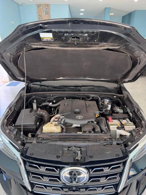 TOYOTA Hilux SW4 2.8 16V 4P SRX 4X4 7 LUGARES TURBO DIESEL AUTOM�TICO, Foto 19