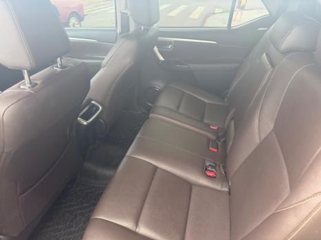 TOYOTA Hilux SW4 2.8 4P SRX 4X4 DIAMOND 7 LUGARES TURBO DIESEL AUTOM�TICO, Foto 11