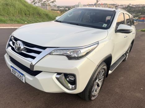 TOYOTA Hilux SW4 2.8 4P SRX 4X4 DIAMOND 7 LUGARES TURBO DIESEL AUTOM�TICO, Foto 12