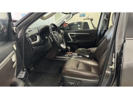 TOYOTA Hilux SW4 2.8 16V 4P SRX 4X4 7 LUGARES TURBO DIESEL AUTOM�TICO, Foto 7