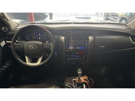 TOYOTA Hilux SW4 2.8 16V 4P SRX 4X4 7 LUGARES TURBO DIESEL AUTOM�TICO, Foto 8