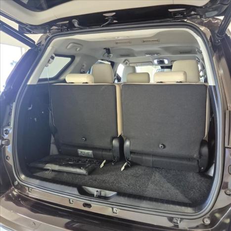 TOYOTA Hilux SW4 2.8 4P SRX 4X4 DIAMOND 7 LUGARES TURBO DIESEL AUTOM�TICO, Foto 20