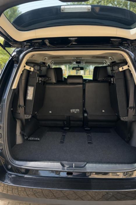 TOYOTA Hilux SW4 2.8 4P SRX 4X4 TURBO DIESEL AUTOMÁTICO, Foto 6