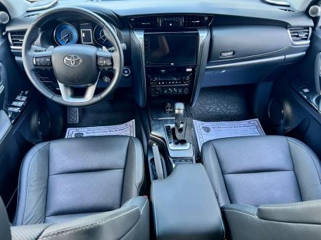 TOYOTA Hilux SW4 2.8 16V 4P SRX PLATINUM 4X4 7 LUGARES TURBO DIESEL AUTOMÁTICO, Foto 16