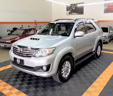 TOYOTA Hilux SW4 3.0 16V 4P SRV 4X4 7 LUGARES TURBO DIESEL AUTOMTICO, Foto 2