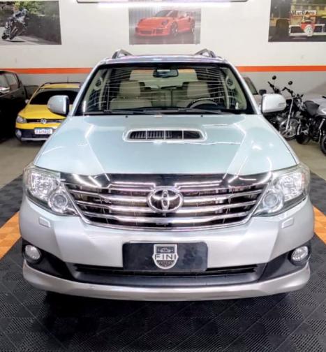 TOYOTA Hilux SW4 3.0 16V 4P SRV 4X4 7 LUGARES TURBO DIESEL AUTOMTICO, Foto 3