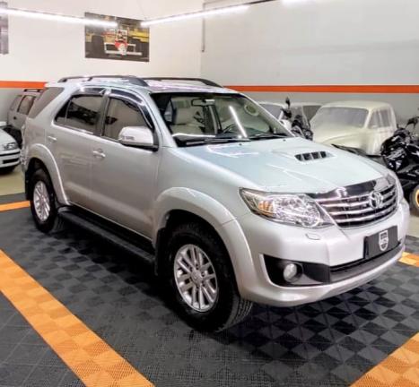 TOYOTA Hilux SW4 3.0 16V 4P SRV 4X4 7 LUGARES TURBO DIESEL AUTOMTICO, Foto 4