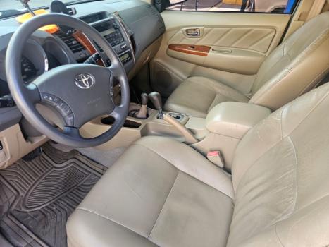 TOYOTA Hilux SW4 4.0 V6 24V 4P SRV 7LUGARES 4X4 AUTOM�TICO, Foto 6