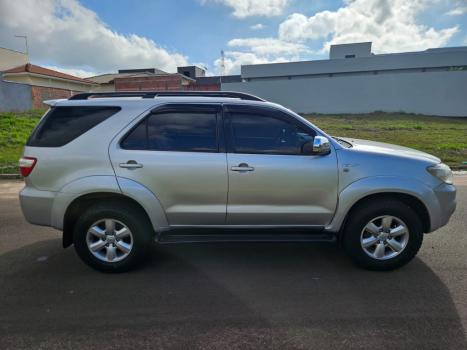 TOYOTA Hilux SW4 4.0 V6 24V 4P SRV 7LUGARES 4X4 AUTOM�TICO, Foto 13